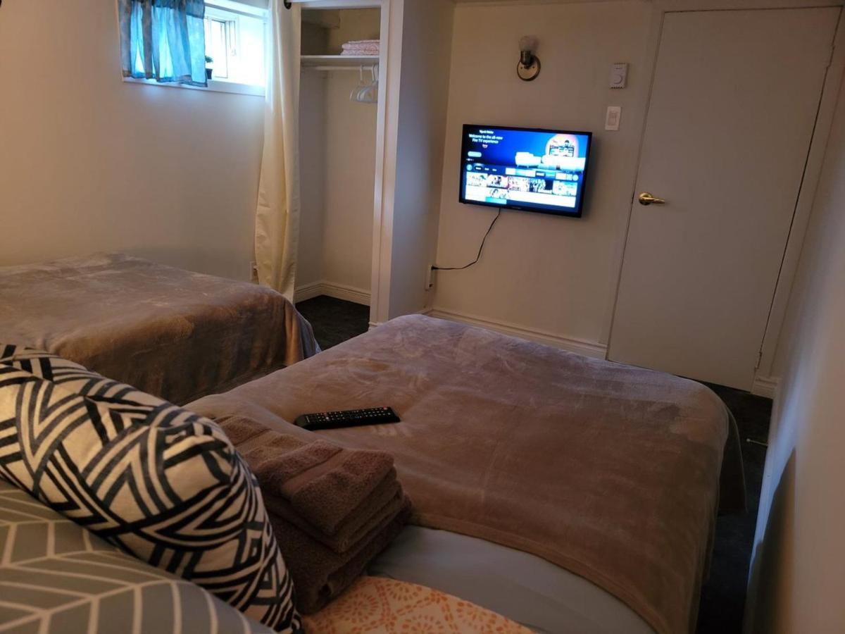 Lower Level Apt 6Ft High Close To Hwy Netflix Wifi Apartment Edmundston Exterior photo