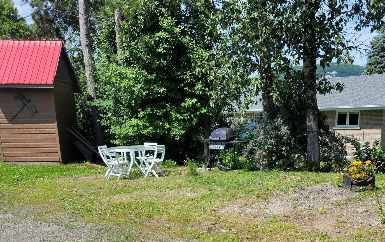 Lower Level Apt 6Ft High Close To Hwy Netflix Wifi Apartment Edmundston Exterior photo